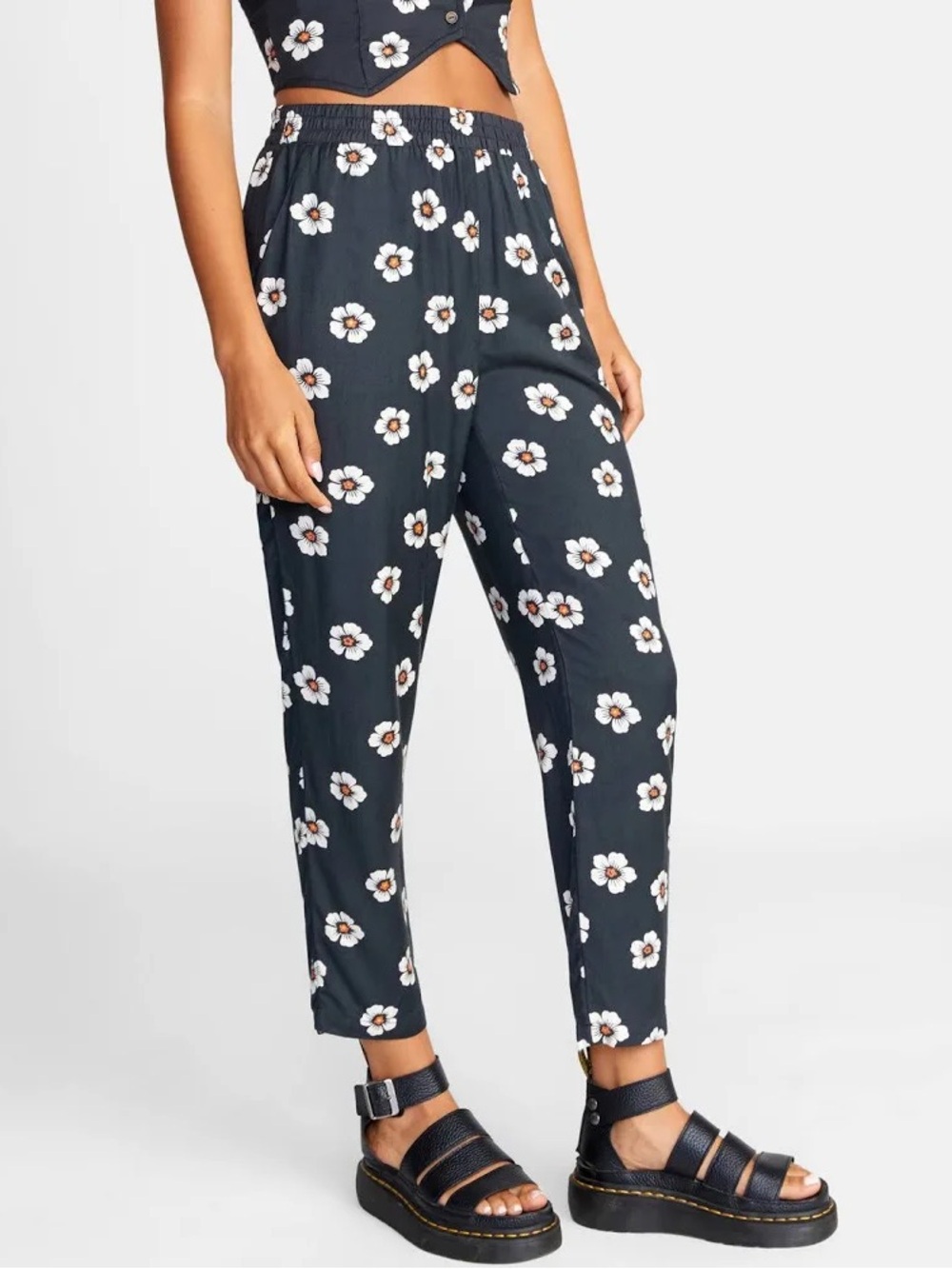 RVCA New Yume Beach Pants — Black Floral Print XL